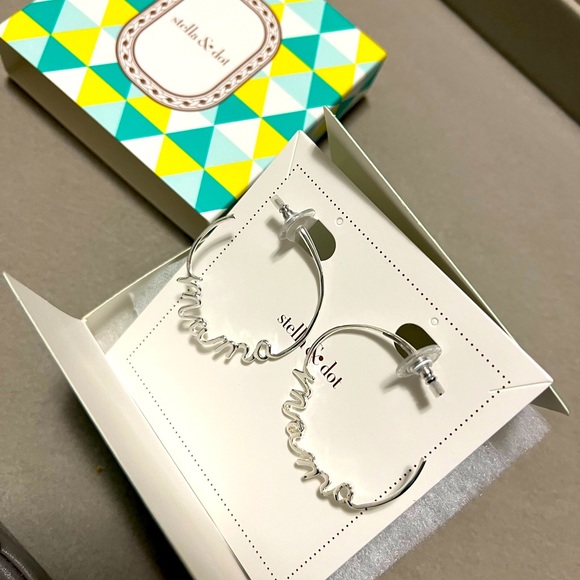 Stella & Dot Mama hoops - Picture 1 of 2